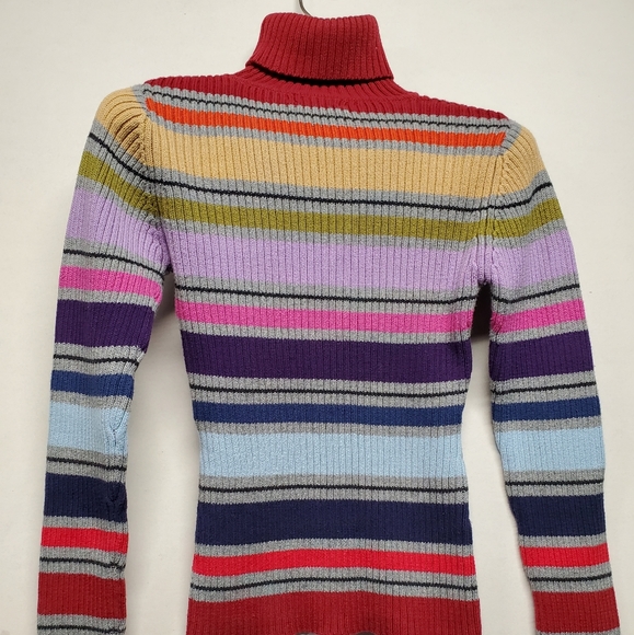 Turtle Neck - Picture 2 of 3